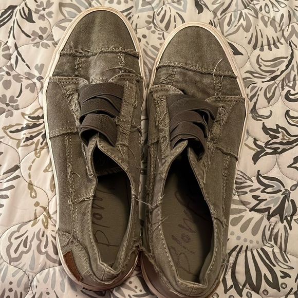 Blowfish Slip on shoes. - Picture 1 of 4